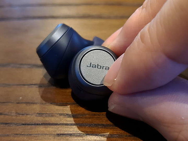 高性能な通話機能はテレワーク向き！Jabra「Elite Active 75t