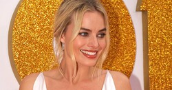 Photo by Eva Rinaldi https://www.flickr.com/photos/evarinaldiphotography/ Remixed by THE RIVER