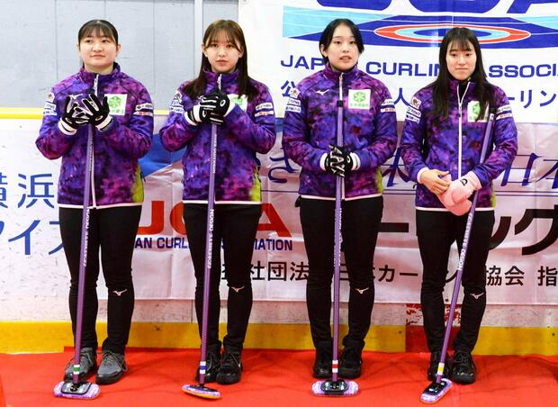 北海道銀行のメンバー（左から）田畑百葉、仁平美来、中島未琴、山本冴