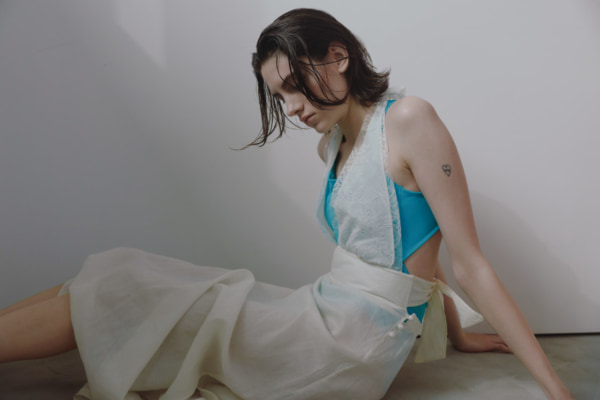 デザイン性が魅力。AROMATIQUEから“Extraordinary”がテーマの2026年春夏コレクションが登場