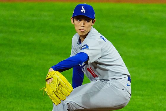 9回に登板したドジャース・佐々木朗希【写真:荒川祐史】