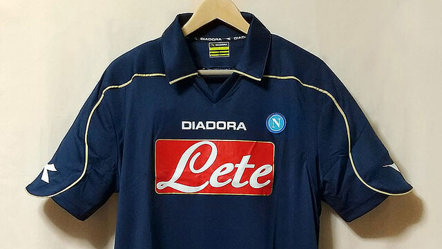 美しきネイビーの隠れ名作！ナポリ、「2008-09サード」ユニフォーム