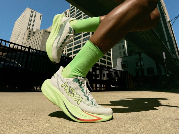 ホカが新作ランニングシューズ「マッハ 7」を発売 走り心地と通気性を両立