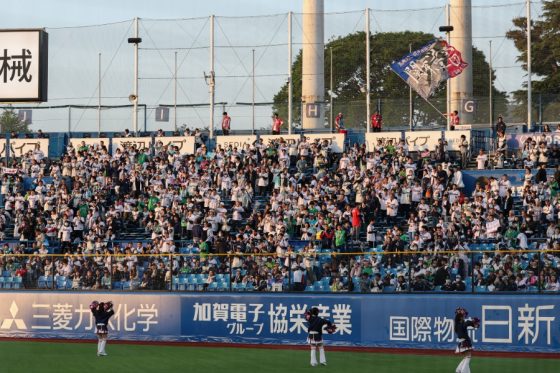 神宮球場に集まったヤクルトファン【写真:加治屋友輝】