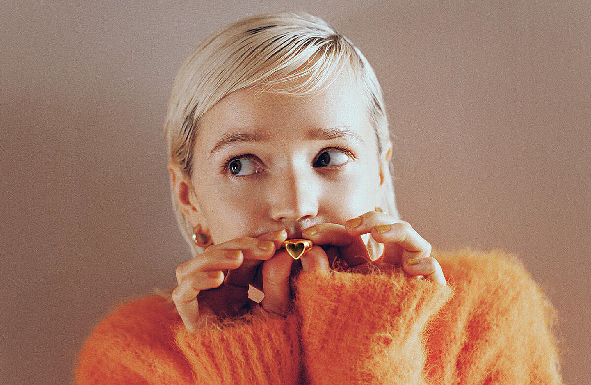 「つける位置を変えてみて」人気占い師の「運気を操る方法」