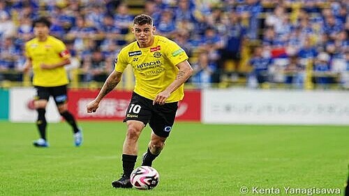 浦和レッズが柏レイソルMFマテウス・サヴィオの完全移籍を発表 (2025年