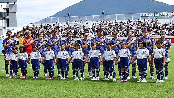 なでしこジャパン 中嶋淑乃 直筆サイン入り写真 ④ サッカー日本代表 長谷川唯 2025年最新】長谷川唯 サインの人気アイテム - メルカリ