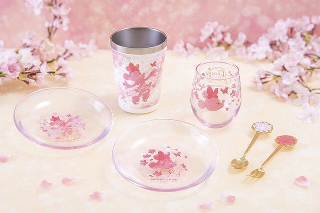 優しいピンクの桜柄！東京ディズニーランド「ミニーマウス」グッズ