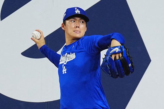第6戦の登板に備え練習を行ったドジャース・山本由伸【写真：荒川祐史】
