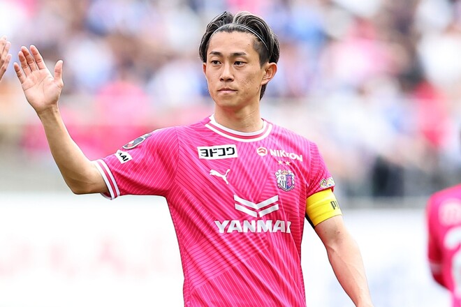 Cerezo Osaka ピンク 毎熊選手 Cerezo Osaka ピンク 毎熊選手 C大阪DF毎熊晟矢がオランダ1
