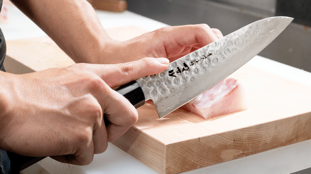 素潜り漁師マサル 牛刀 漁師の夜明け 専用箱付き 18cm 記念商品を数量限定で発売！素潜り漁師マサル『オリジナル包丁