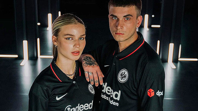 フランクフルト 2022/23 レア NIKE JUMADIBA着用 1セットから販売☆フランクフルトアウェイ 2022-2023年 モデル 22/23