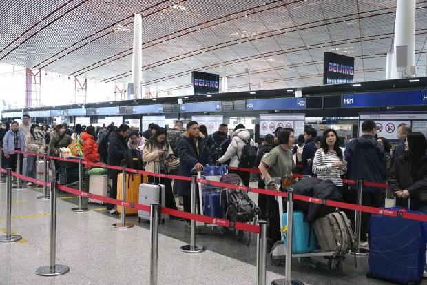 中国の春節に伴う大型連休 成田空港の中国路線の出国旅客数が前年比4割減