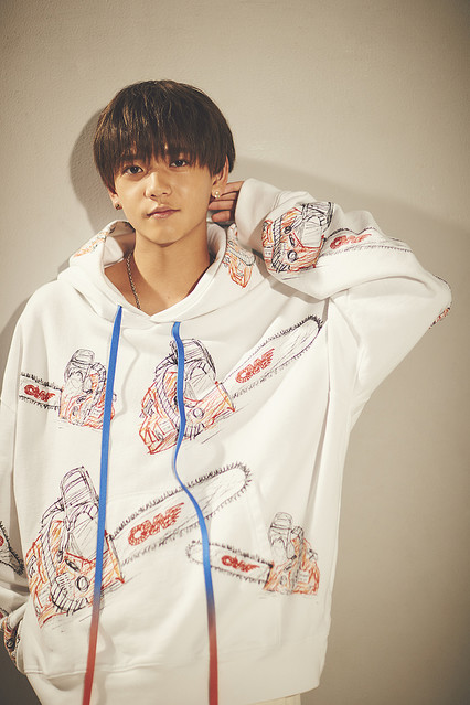 中島颯太 背景あり クリアチャーム FANTASTICS中島颯太、春夏秋冬が