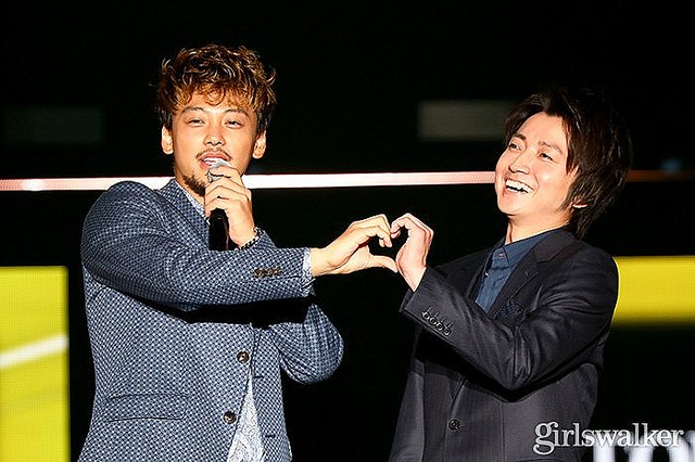 藤原竜也、まさかのガチガチランウェイ!?後輩・竹内涼真とTGC生電話