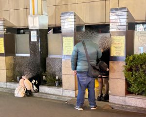 立ちんぼらしき女性に話しかける1人の男性の姿が…　
筆者撮影