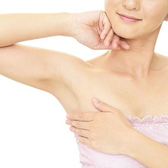 処理が当然とされる女性のわき毛 いつから一般的になったのか ライブドアニュース