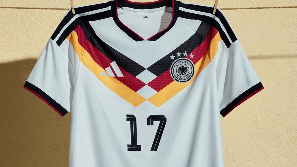 ドイツ代表が「adidas最後」のW杯ユニフォームを発表！2027年からは