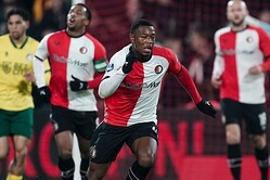 Aston Villa acquires 18-year-old forward Redmond from Feyenoord