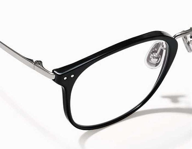 JINS】大人気メガネ｢Combination Titanium｣に新作モデルが登場