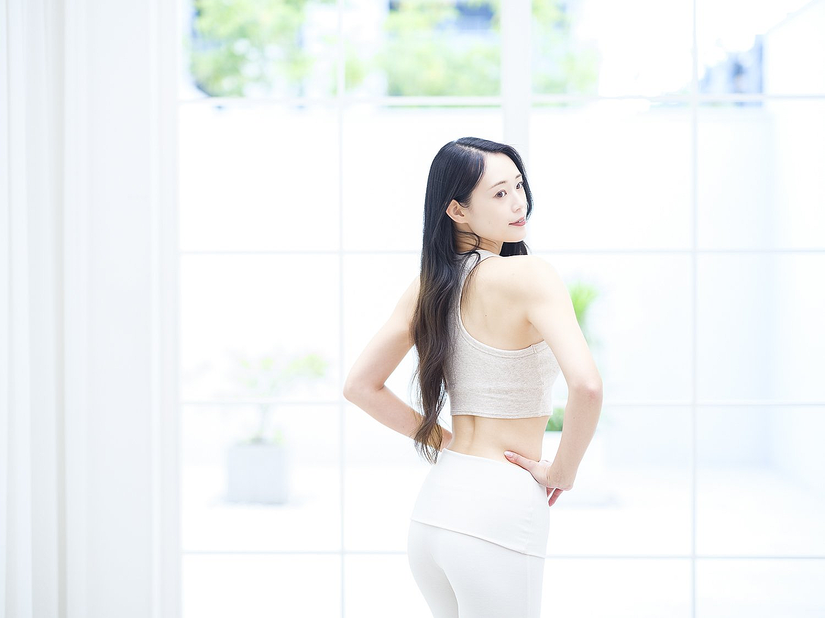 体のシルエットにメリハリなし SNSで累計1億回再生されたくびれる呼吸法