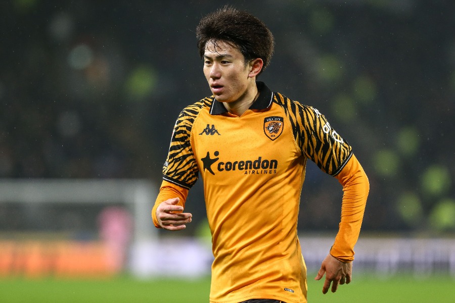 ハル・シティでプレーする平河悠【写真：REX/アフロ】