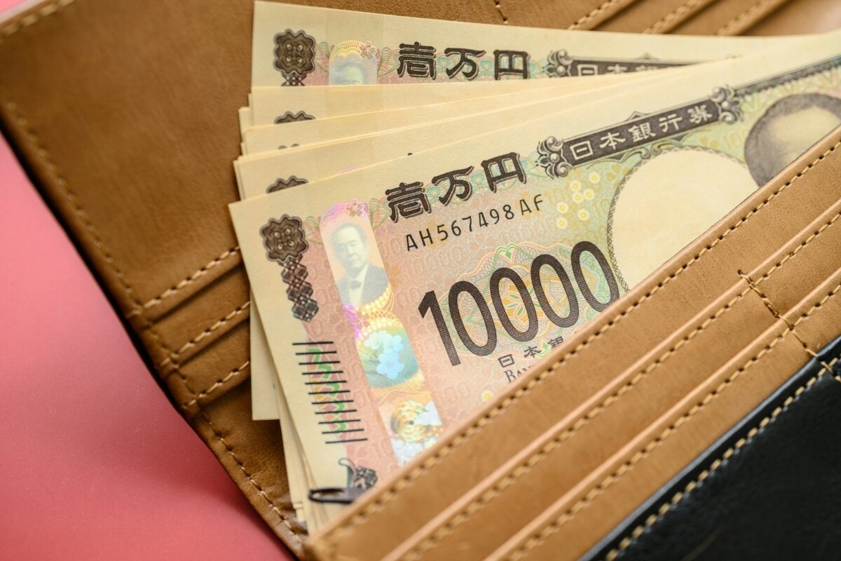 「年収聞いたらびっくりするよ」医者の夫自慢ばかりの友人にうんざり|粘着マウント女友達から解放された話【ママリ】