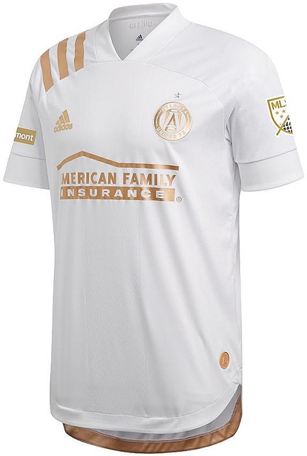 アトランタが2020新ユニフォーム発表！モデルは「有名金ぴかラッパー