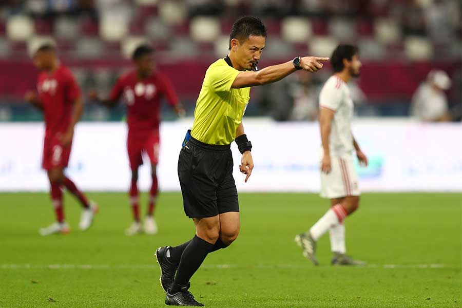 佐藤隆治マネジャー昨季を振り返る【写真：ロイター/アフロ】