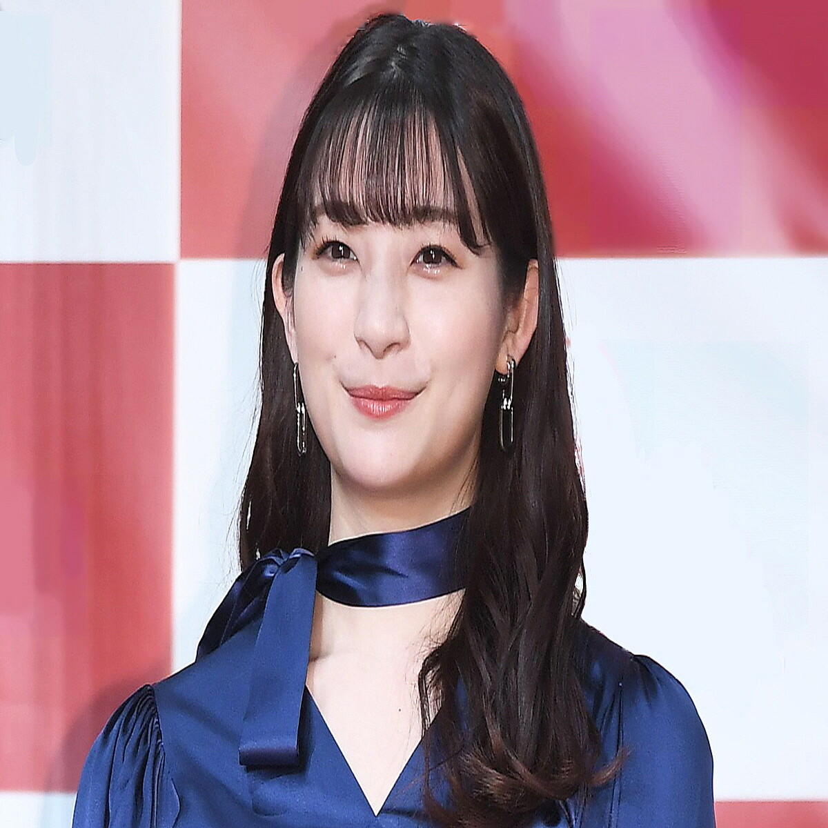 足立梨花 デビュー すごい体勢」足立梨花、キラキラSNS撮影の裏側に反響「撮影スタイル独特すぎ」「男前すぎる」 (2025年4月3日掲載) - ライブドアニュース