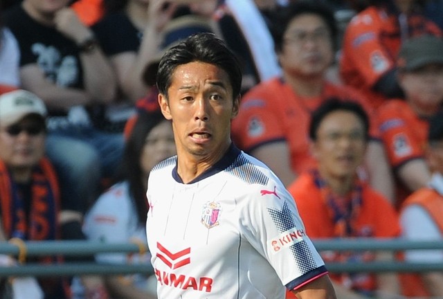 C大阪MF清武、衝撃の“同士討ち”で負傷交代　杉本とクラッシュ…担架で運ばれ会場騒然