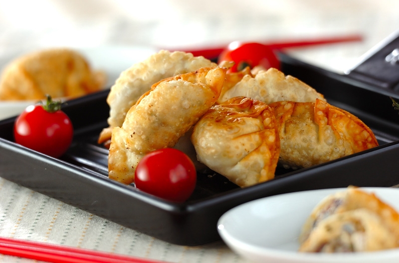 失敗知らず!カリッとジューシーな基本の餃子レシピTOP3