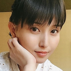 橋本マナミ 前髪アリの 若作り ショット 清楚 など絶賛の声 ライブドアニュース