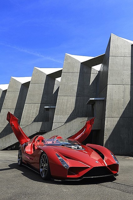 常識外れの姿！ワンオフスーパーカー2台が売りに出される│なぜ手放す