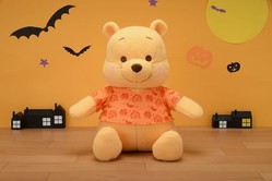 ハロウィーンシーズンにぴったり セガプライズ ディズニー くまのプーさん 赤いほっぺ メガジャンボパンプキンカラーぬいぐるみ ライブドアニュース