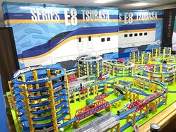 ����������E8�ϡ֤ĤФ��פΥץ�졼��ο͵�����̩�����롪�ĤФ�1��ǯ��ǰ���٥�Ȥ�����