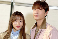 石原さとみ 綾野剛 ラブラブオフショットに反響 2人がお似合いすぎて きゅんです ライブドアニュース