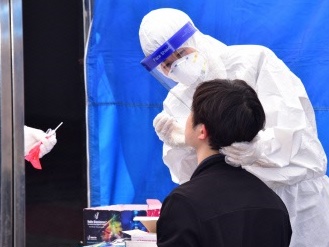 韓国ではコロナ感染による1日の死亡者数が過去最多を記録…新規感染者は40万人割り込む