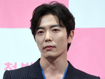 韓流スターあの人は今 コーヒープリンス1号店のクールな店員キム ジェウクは今 ライブドアニュース