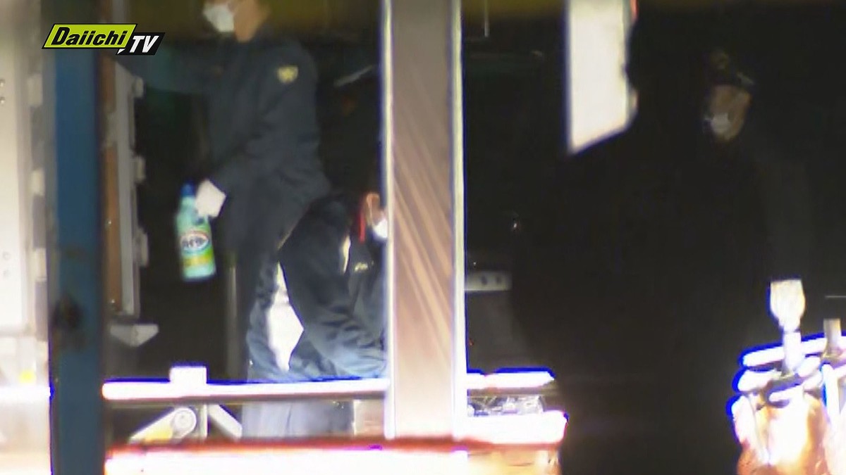 静岡県の工場で15人が負傷 38歳男がガスマスク着用し漂白剤をまいたか