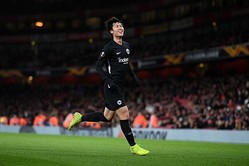 鎌田大地がアーセナル相手に圧巻の2ゴール！　フランクフルト、敵地で逆転勝利
