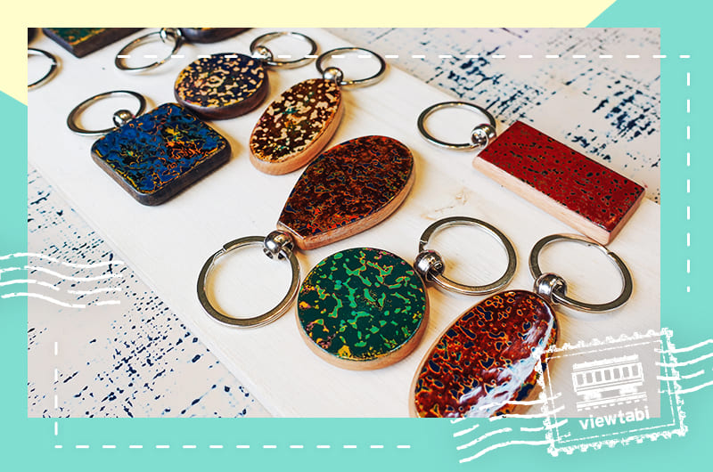 七々子塗 アクセサリー りんご型 津軽塗の中の七々子塗です。 津軽塗を