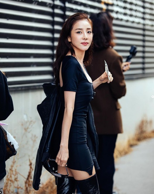 一世を風靡した韓国アイドル ナゾの近未来美女 に変身で話題 ライブドアニュース 一世を風靡した韓国アイドル ナゾの近未来美女 に変身で話題 ライブドアニュース