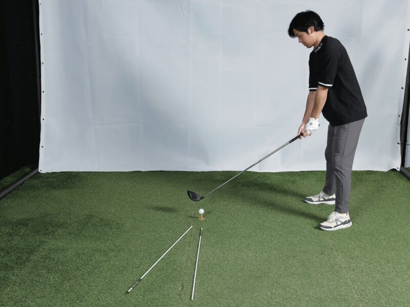 「2本のライン」を置くだけで方向性がアップする！ドライバーの上達テクとは？
