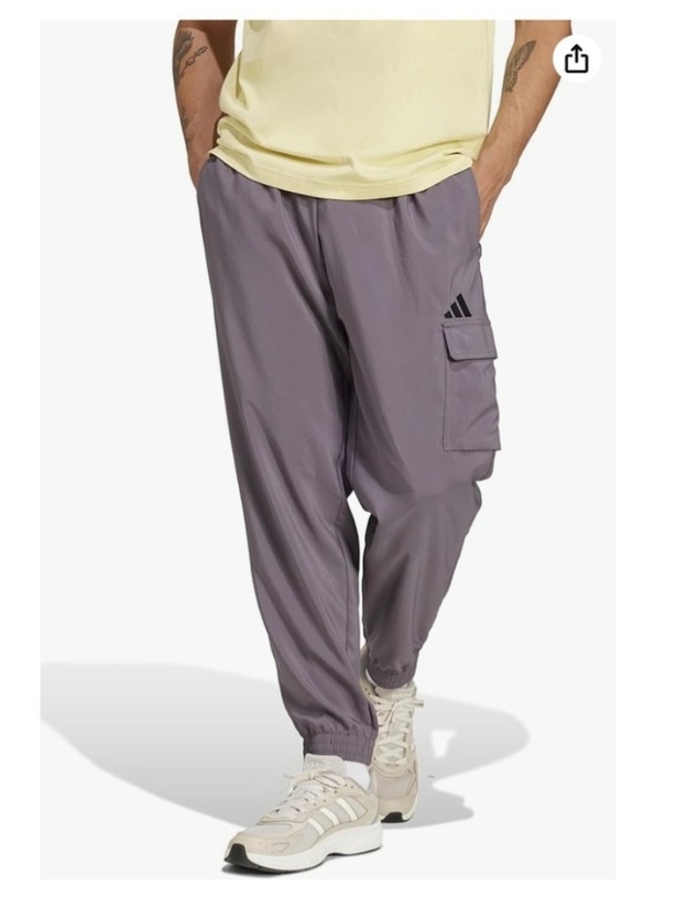 アディダス カーゴパンツ グレー 動きやすく、しかも合わせやすい。モダンに仕上げたカーゴパンツ