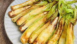 ひげまで美味 皮付き ヤングコーン のおいしい食べ方って ライブドアニュース