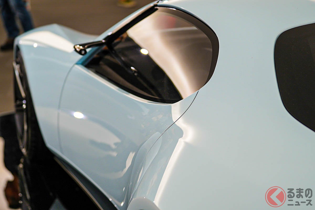  白もよく似合うコンパクトスポーツ！ 