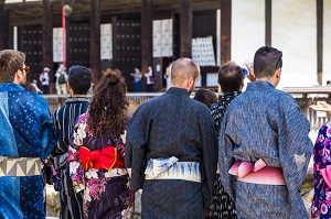 オファー なぜ 日本 人 は 着物 を 着 ない のか