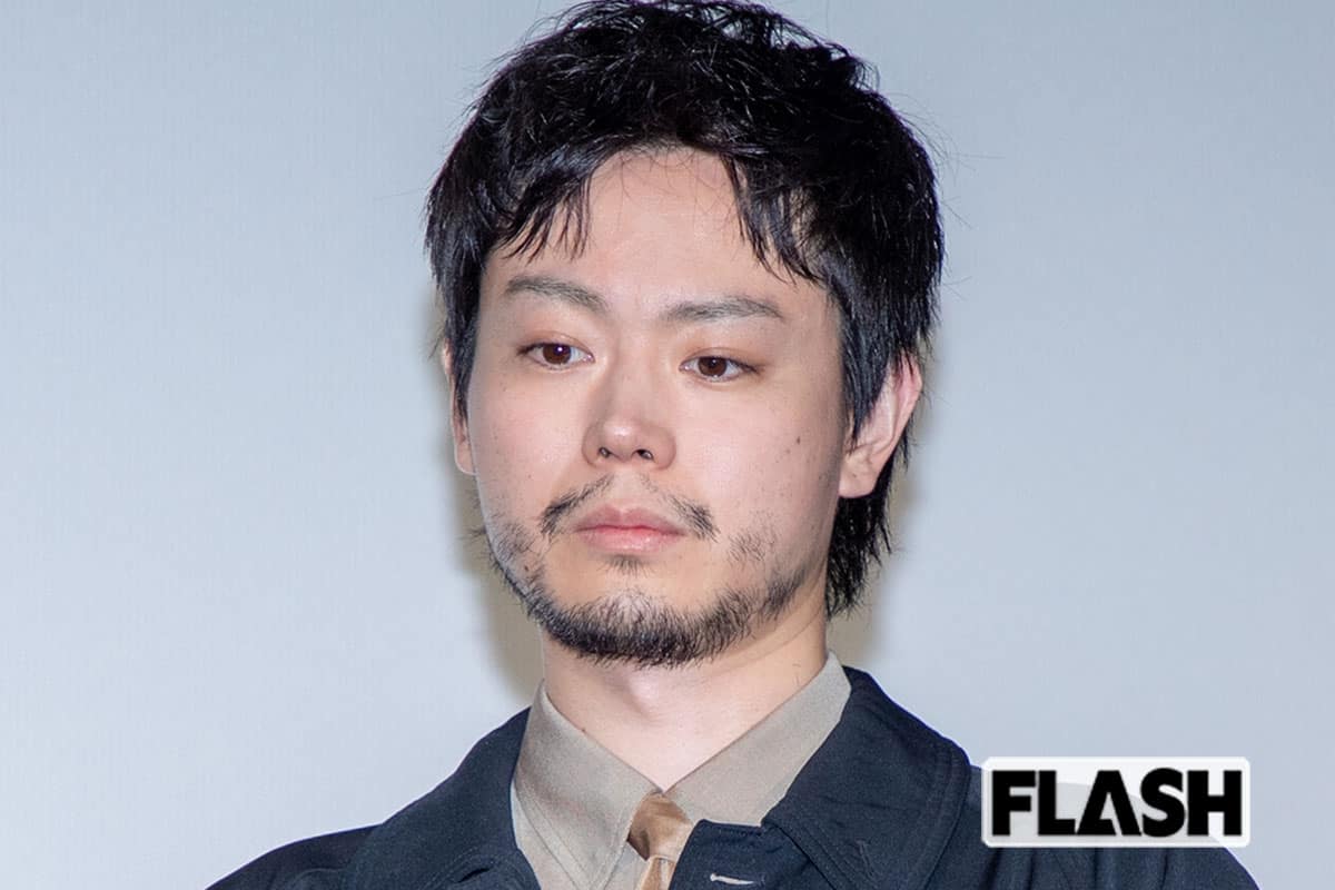  ドラマ『もしもこの世が舞台なら、楽屋はどこにあるのだろう』（フジテレビ系）で主演をつとめる菅田将暉 