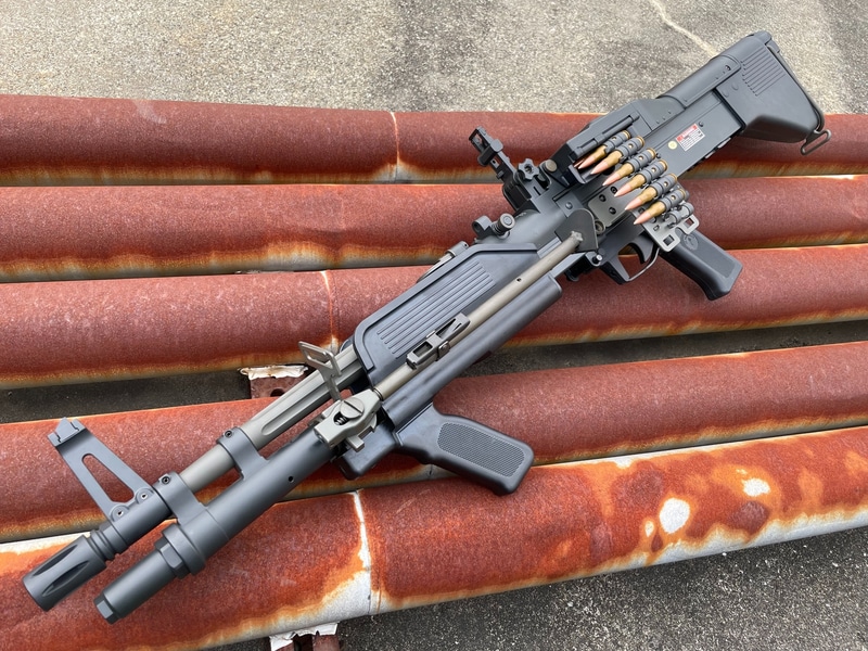 レッド メタル ギアボックス エアガン M4 Ｖｅｒ．Ⅱ レッド メタル ギアボックス エアガン M4 Ver．Ⅱ レッド